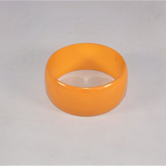 X-Wide Vintage Butterscotch Bakelite Cuff Bracelet - Picture 3 of 4